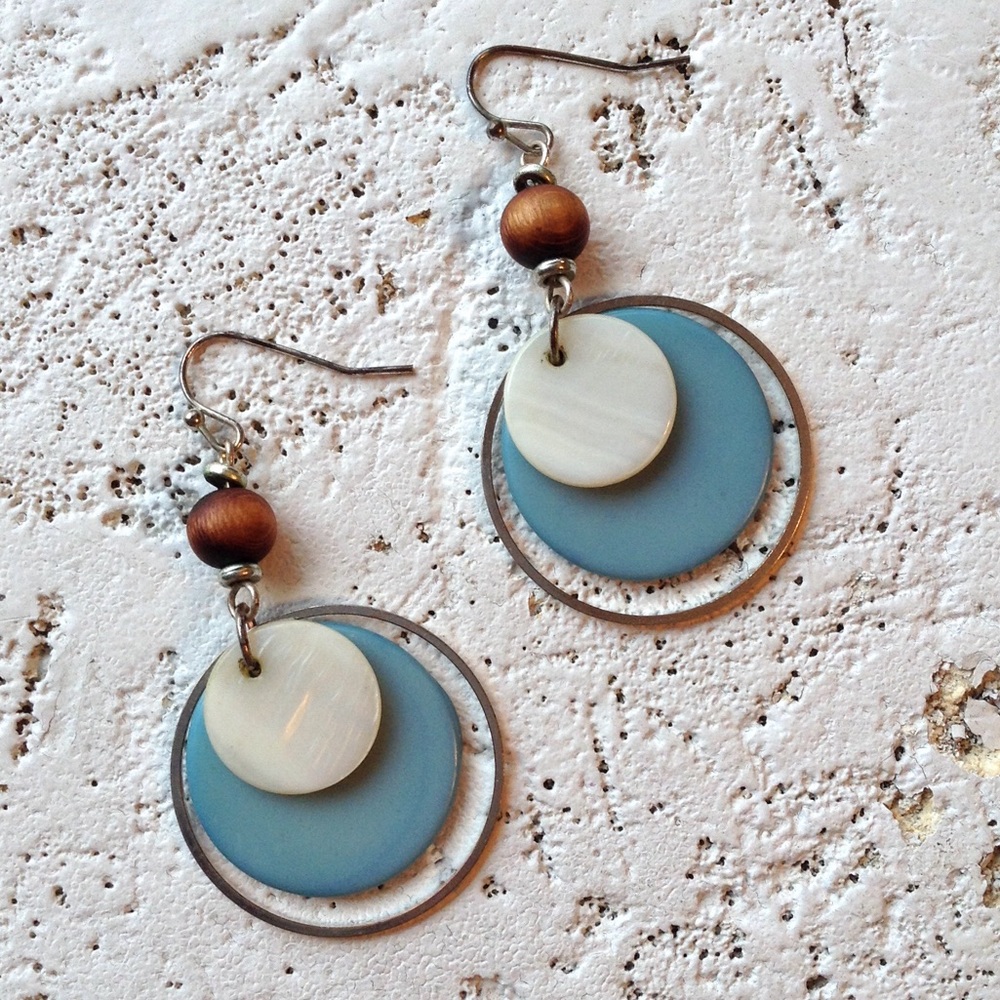 Artsy hoop earrings with wooden beads